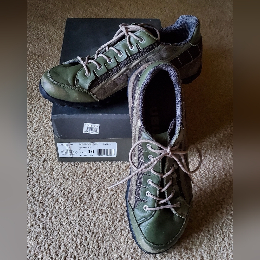 TSUBO WALKING/HIKING SHOES